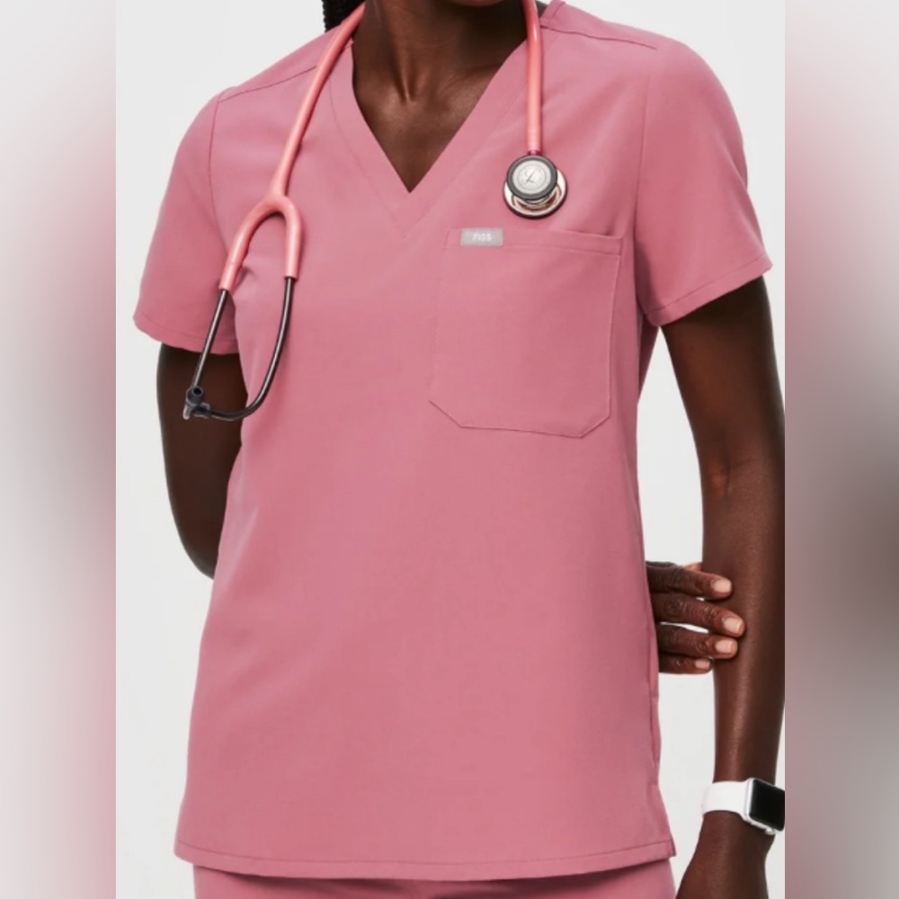 Figs Women’s BCA Catarina One-Pocket Scrub Top in Quartz, Size S